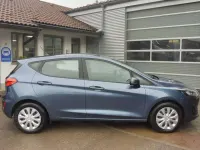 Gebraucht Ford Fiesta Cool & Connect 75 PS (55 kW) 2022 Chromablau metallic Kleinwagen