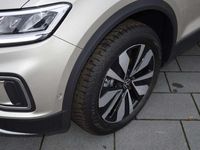 Gebraucht VW T-Roc Move 110 PS (80 kW) 2023 Silber SUV