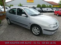 Używany Renault Mégane 107 KM (78 kW) 2001 Srebrny Sedan/Limuzyna