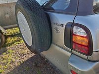 Second-hand Toyota RAV4 128 CP (94 kW) 2000 Gri SUV