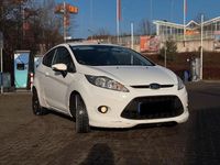 Gebraucht Ford Fiesta 70 PS (51 kW) 2010 Weiß Kleinwagen