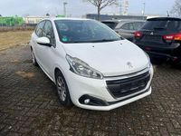 Gebraucht Peugeot 208 Active 82 PS (60 kW) 2015 Weiß Kleinwagen