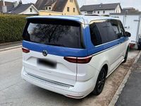 Second-hand VW Multivan 204 CP (150 kW) 2024 Albastru Monovolum