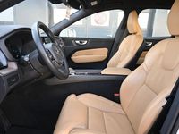 Gebraucht Volvo XC60 Plus 197 PS (144 kW) 2023 Weiß SUV