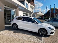 Neu Hyundai i30 Advantage 101 PS (74 kW) 2025 Serenity white mineraleffekt Limousine