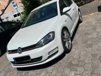 Gebraucht VW Golf VII Highline 122 PS (89 kW) 2013 Weiß Limousine