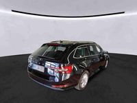 Gebraucht Skoda Superb Style 200 PS (147 kW) 2023 Blackmagic perleffekt Kombi