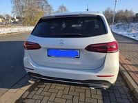 Gebraucht Mercedes B220 190 PS (139 kW) 2019 Weiß Van / Kleinbus
