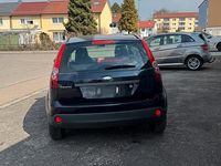 Gebraucht Ford Fiesta 100 PS (73 kW) 2006 Blau Kleinwagen