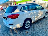 Gebraucht Opel Astra 140 PS (102 kW) 2012 Weiß Kombi