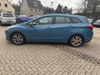 Gebraucht Hyundai i30 Intro Edition 110 PS (80 kW) 2012 Blau Kombi