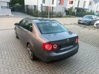 Używany VW Jetta 102 KM (75 kW) 2006 Szary Sedan/Limuzyna