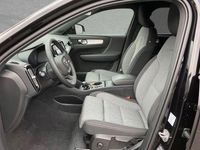 Gebraucht Volvo XC40 Core 163 PS (119 kW) 2024 Onyx schwarz SUV