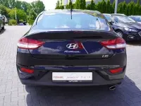 Gebraucht Hyundai i30 120 PS (88 kW) 2019 Phantomblackmet. Limousine
