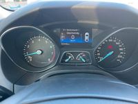 Gebraucht Ford Focus Cool & Connect 125 PS (91 kW) 2018 Grau Limousine