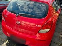 Gebraucht Hyundai i20 86 PS (63 kW) 2013 Rot Kleinwagen
