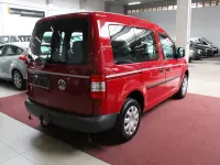 Używany VW Caddy 75 KM (55 kW) 2009 Czerwony Minivan