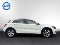 Gebraucht Mercedes GLA180 Urban 122 PS (89 kW) 2020 Weiß SUV