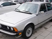 Gebraucht BMW 733 179 PS (131 kW) 1979 Silber Limousine