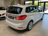 Używany BMW 218 Advantage 150 KM (110 kW) 2020 Biały Kombi