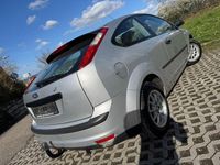 Gebraucht Ford Focus Ambiente 101 PS (74 kW) 2005 Silber
