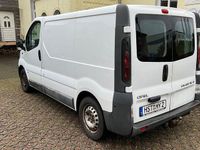 Gebraucht Opel Vivaro 82 PS (60 kW) 2003 Weiß Van / Kleinbus