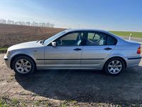 Second-hand BMW 318 143 CP (105 kW) 2003 Argintiu Berlinǎ