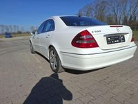 Gebraucht Mercedes E500 Avantgarde 306 PS (225 kW) 2002 Weiß Limousine