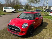 Usado Mini ONE 75 CV (55 kW) 2019 Rojo Utilitario