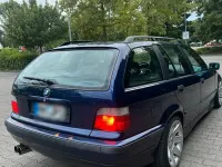 Gebraucht BMW 320 150 PS (110 kW) 1998 Blau Kombi