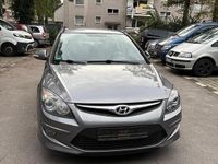 Gebraucht Hyundai i30 109 PS (80 kW) 2012 Grau Kombi