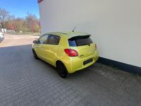 Gebraucht Mitsubishi Space Star 80 PS (58 kW) 2014 Gelb Van / Kleinbus