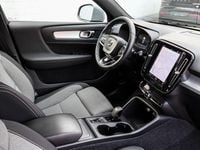 Gebraucht Volvo XC40 Core 163 PS (119 kW) 2023 Grau SUV