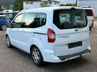 Gebraucht Ford Tourneo Courier Ambiente 101 PS (74 kW) 2015 Weiß Van / Kleinbus