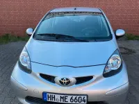 Gebraucht Toyota Aygo 67 PS (49 kW) 2005 Silber Kleinwagen