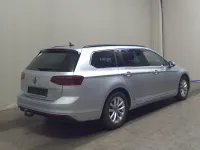 Używany VW Passat Pro 150 KM (110 kW) 2023 Srebrny Kombi