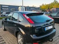 Gebraucht Ford Focus Ghia 116 PS (85 kW) 2004 Schwarz Limousine