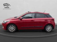Gebraucht Hyundai i20 120 PS (88 kW) 2016 Rot Limousine