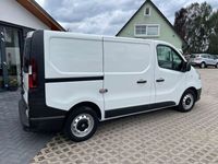 Gebraucht Renault Trafic Komfort 145 PS (106 kW) 2016 Weiß Van / Kleinbus