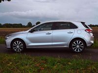 Gebraucht Hyundai i30 110 PS (80 kW) 2017 Silber Limousine