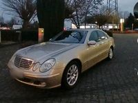 Gebraucht Mercedes E220 150 PS (110 kW) 2005 Gold Limousine