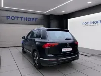 Gebraucht VW Tiguan Life 150 PS (110 kW) 2023 Schwarz SUV