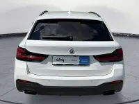 Gebraucht BMW 530 Performance 286 PS (210 kW) 2023 Alpinweiß uni Kombi