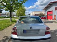 Usata VW Passat 102 CV (75 kW) 2000 Grigio Berlina