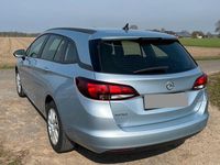 Gebraucht Opel Astra Edition 136 PS (100 kW) 2018 Silber Kombi