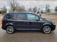 Gebraucht VW Touran Cup 140 PS (102 kW) 2015 Schwarz Van / Kleinbus