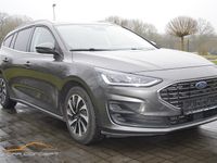 Gebraucht Ford Focus Titanium 120 PS (88 kW) 2022 Grau Kombi