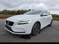 Gebraucht Volvo V40 122 PS (89 kW) 2016 Weiß Limousine