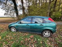 Gebraucht Ford Focus 100 PS (73 kW) 2001 Grün Kleinwagen