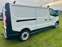 Gebraucht Opel Vivaro 95 PS (69 kW) 2018 Weiß Van / Kleinbus